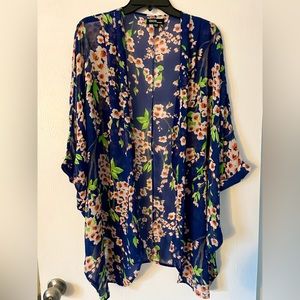 🌻5/$16🌻 Flowy open front top